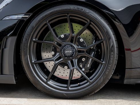 Certified 2026 Porsche 911 GT3 w/ Chrono Package RWD image 17