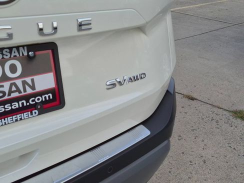 Certified 2023 Nissan Rogue SV w/ SV Premium B Package AWD/4WD image 34