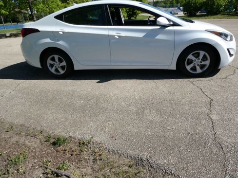 Used 2015 Hyundai Elantra SE image 4