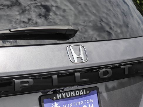 Used 2024 Honda Pilot Touring image 10