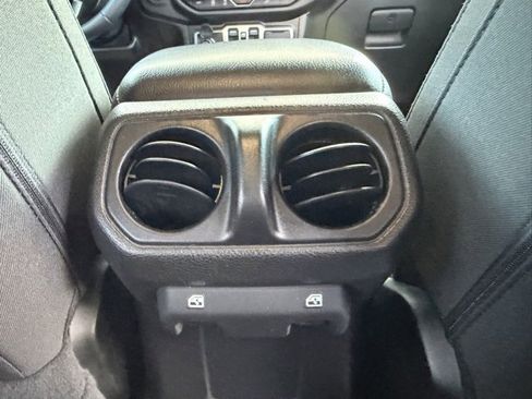 Used 2020 Jeep Wrangler Unlimited Sport S image 43