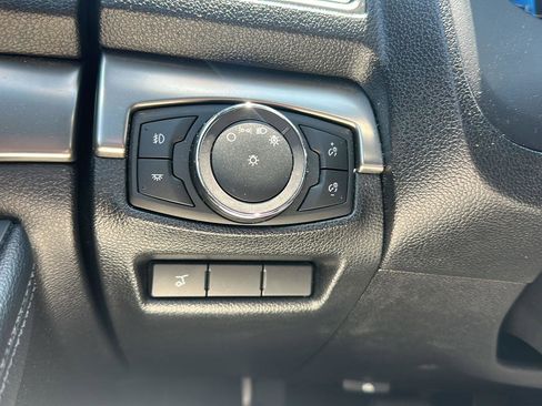 Used 2019 Ford Explorer XLT w/ Equipment Group 202A AWD/4WD image 21