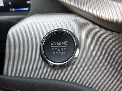 Used 2025 Ford Explorer Active image 21