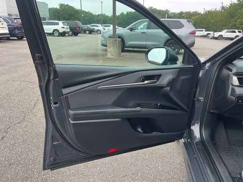 Used 2026 Toyota Camry SE FWD image 33
