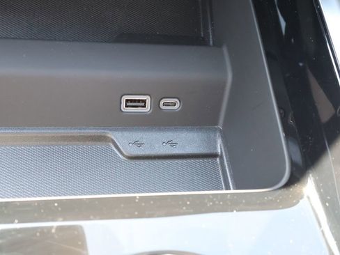 New 2025 Chevrolet Suburban Premier image 33