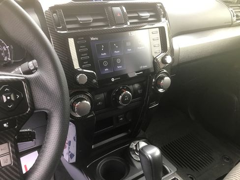 Used 2021 Toyota 4Runner SR5 AWD/4WD image 15