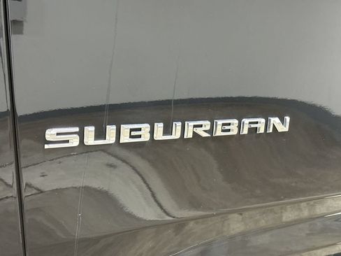 Used 2023 Chevrolet Suburban LT AWD/4WD image 27