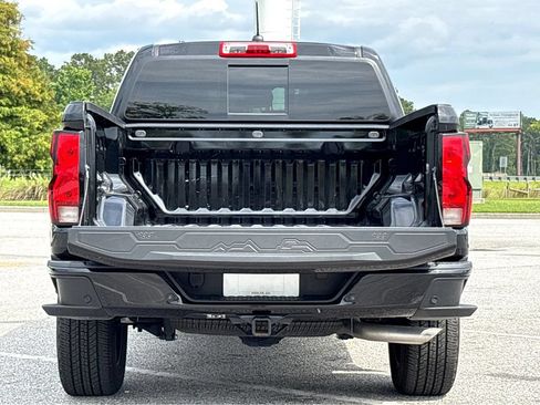 Used 2025 Chevrolet Colorado W/T w/ WT Custom Package RWD image 16