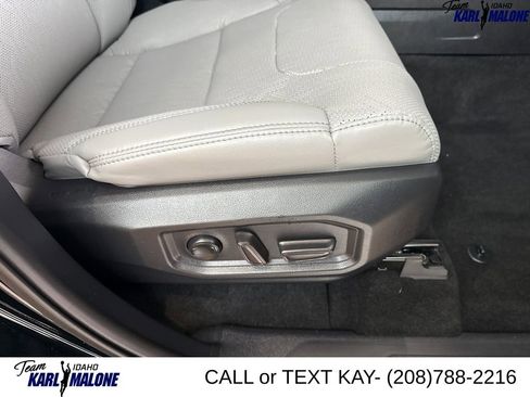Used 2024 Toyota Tundra Limited AWD/4WD image 23