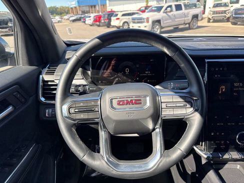 Used 2025 GMC Acadia Elevation image 14