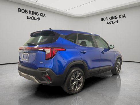 Used 2024 Kia Seltos LX AWD/4WD image 5