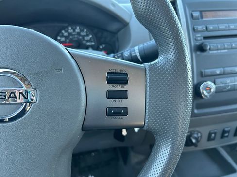 Used 2012 Nissan Frontier SV w/ SV Premium Utility Pkg AWD/4WD image 16
