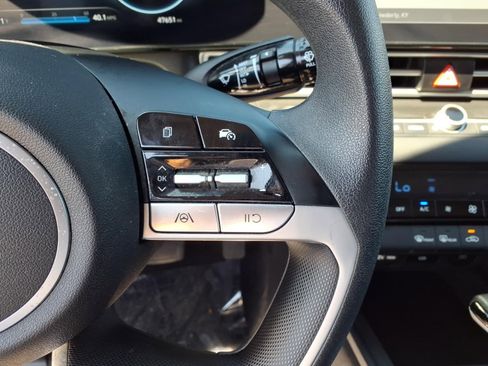 Used 2024 Hyundai Elantra SEL image 9