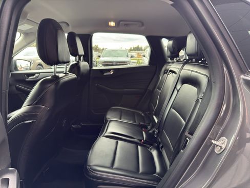 Used 2025 Ford Escape Platinum AWD/4WD image 24