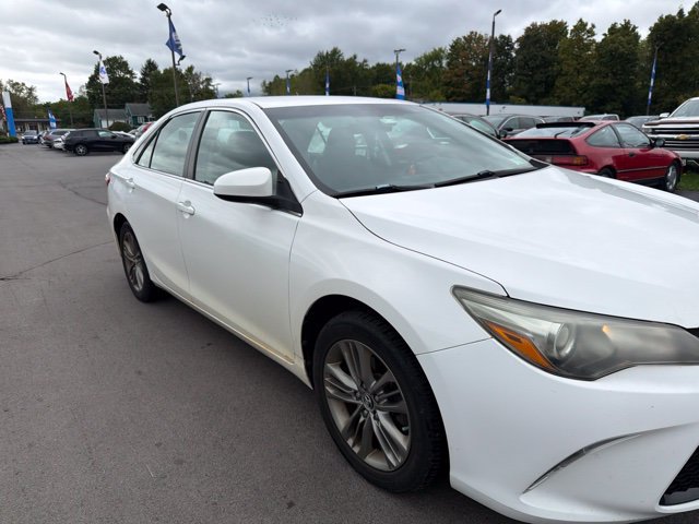 Used 2016 Toyota Camry SE FWD image 2