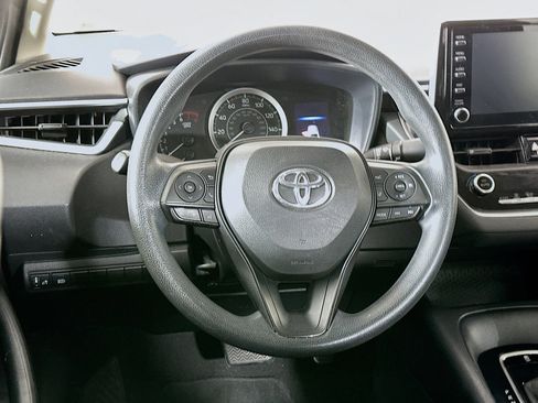 Used 2020 Toyota Corolla LE w/ LE Convenience Package image 17