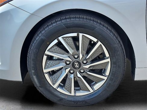 Used 2021 Hyundai Ioniq Limited image 11