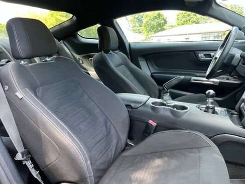 Used 2017 Ford Mustang GT w/ Black Accent Package RWD image 23