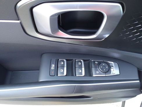 Used 2025 Kia Sorento EX w/ EX Panoramic Sunroof Package image 12