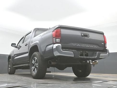 Used 2019 Toyota Tacoma TRD Off-Road AWD/4WD image 45
