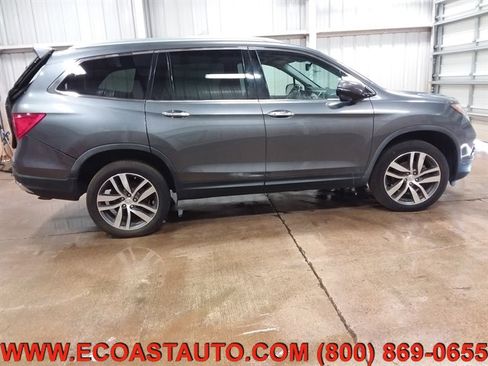 Used 2017 Honda Pilot Touring image 5