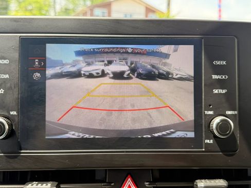 Used 2025 Kia Sportage LX FWD image 23