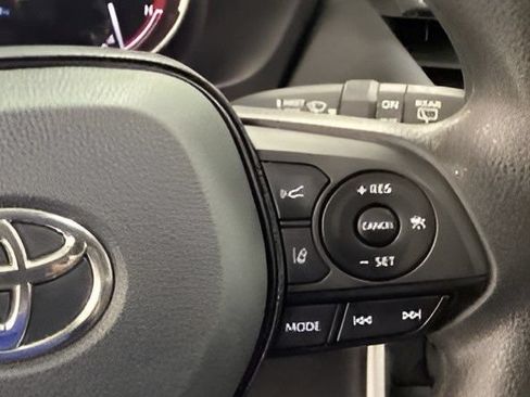 Used 2025 Toyota RAV4 XLE AWD/4WD image 24