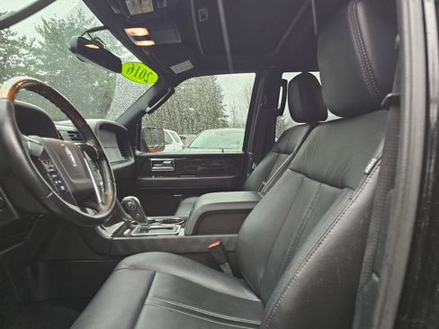 Used 2016 Lincoln Navigator L Reserve image 22