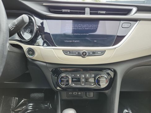 Used 2020 Buick Encore GX Select image 29