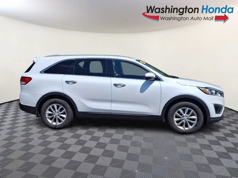 Used 2016 Kia Sorento FWD image 7