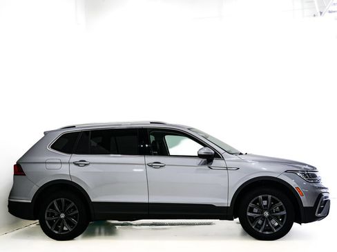 Used 2022 Volkswagen Tiguan SE AWD/4WD image 5