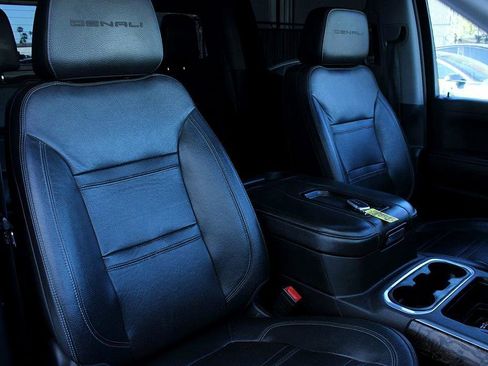 Used 2019 GMC Sierra 1500 Denali w/ Denali Ultimate Package image 23