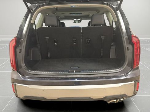 Used 2025 Kia Telluride S image 17
