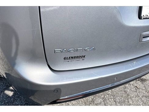 Certified 2019 Chrysler Pacifica Touring Plus FWD image 38