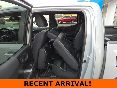 Used 2021 Toyota Tacoma TRD Off-Road image 41