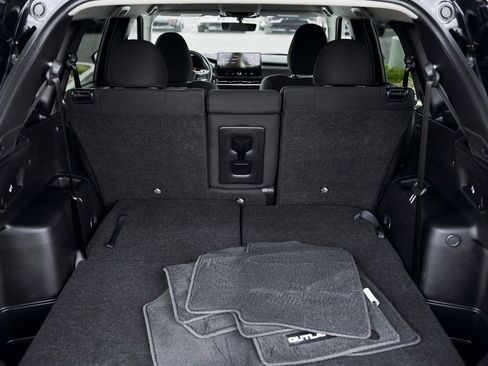 Used 2025 Mitsubishi Outlander ES image 9