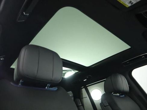 New 2025 Land Rover Range Rover SE image 20