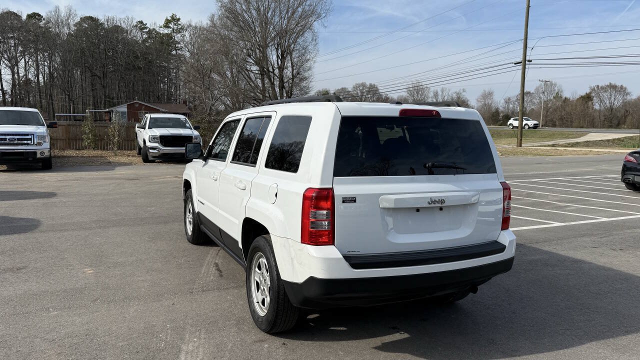 Used 2016 Jeep Patriot Sport w/ Power Value Group FWD image 5