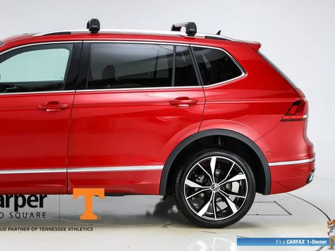 Used 2024 Volkswagen Tiguan SEL R-Line image 4