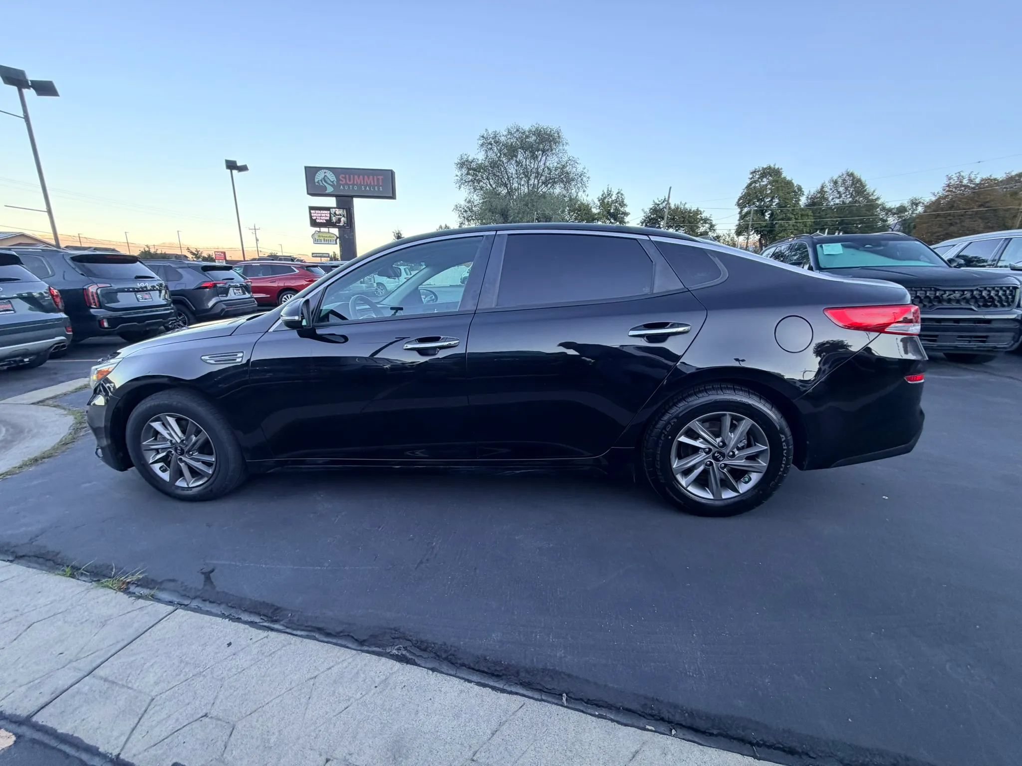 Used 2020 Kia Optima LX FWD image 6