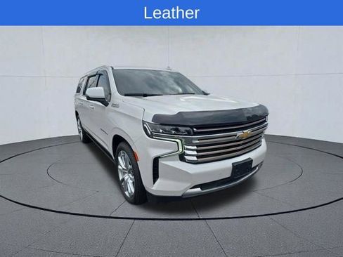 Used 2024 Chevrolet Suburban High Country AWD/4WD image 9