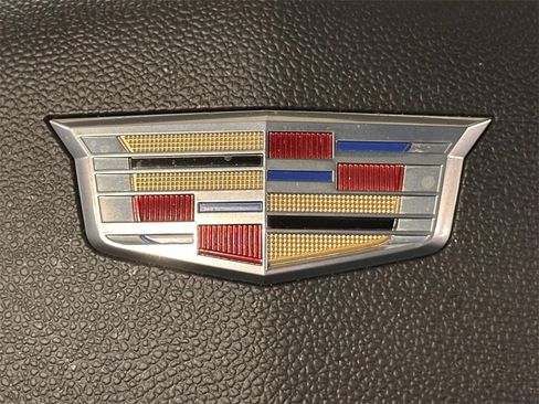 Used 2023 Cadillac XT4 Premium Luxury image 25