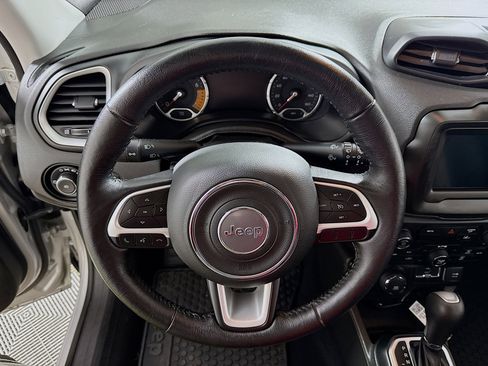 Used 2021 Jeep Renegade Latitude image 15