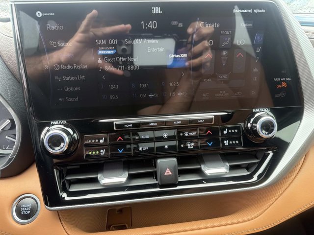 Certified 2021 Toyota Highlander Platinum FWD image 28