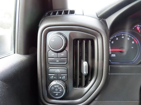 Used 2022 Chevrolet Silverado 2500 Custom w/ Custom Value Package image 29