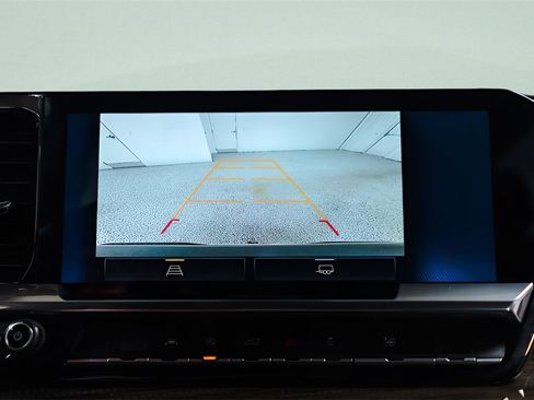 Used 2023 Chevrolet Silverado 1500 LT image 16