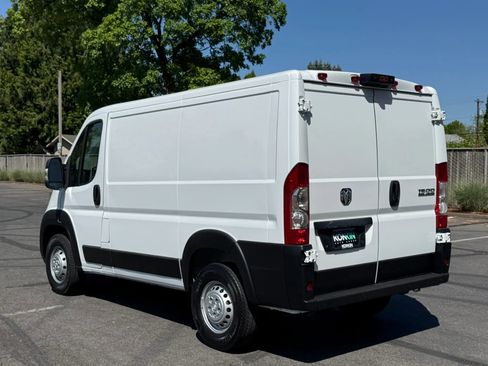 Used 2025 RAM ProMaster 1500 FWD image 3