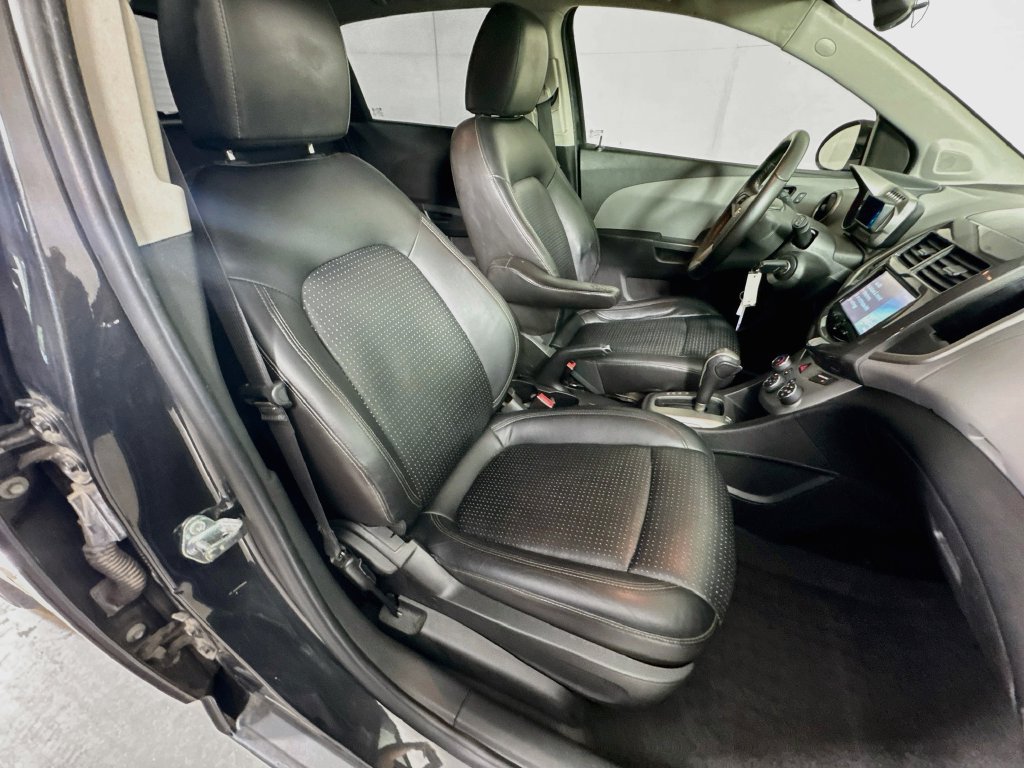 Used 2015 Chevrolet Sonic LTZ FWD image 32