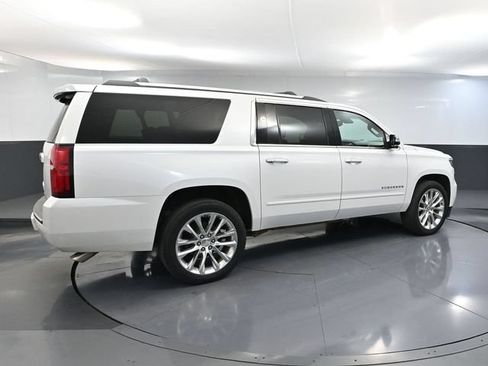 Used 2019 Chevrolet Suburban Premier w/ Premier Plus Edition AWD/4WD image 4
