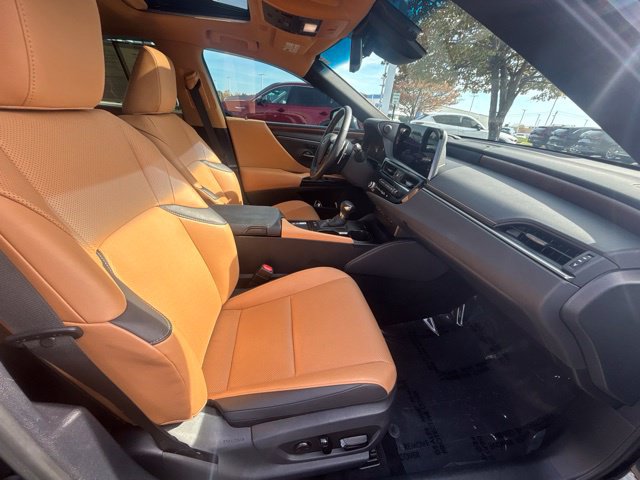 Used 2024 Lexus ES 300h w/ Premium Package FWD image 23